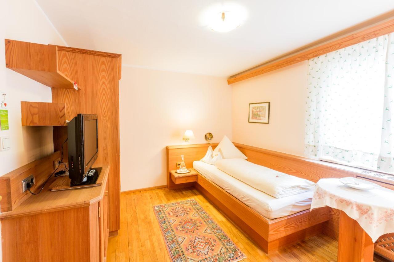 Biohotel Schweitzer Mieming Bagian luar foto